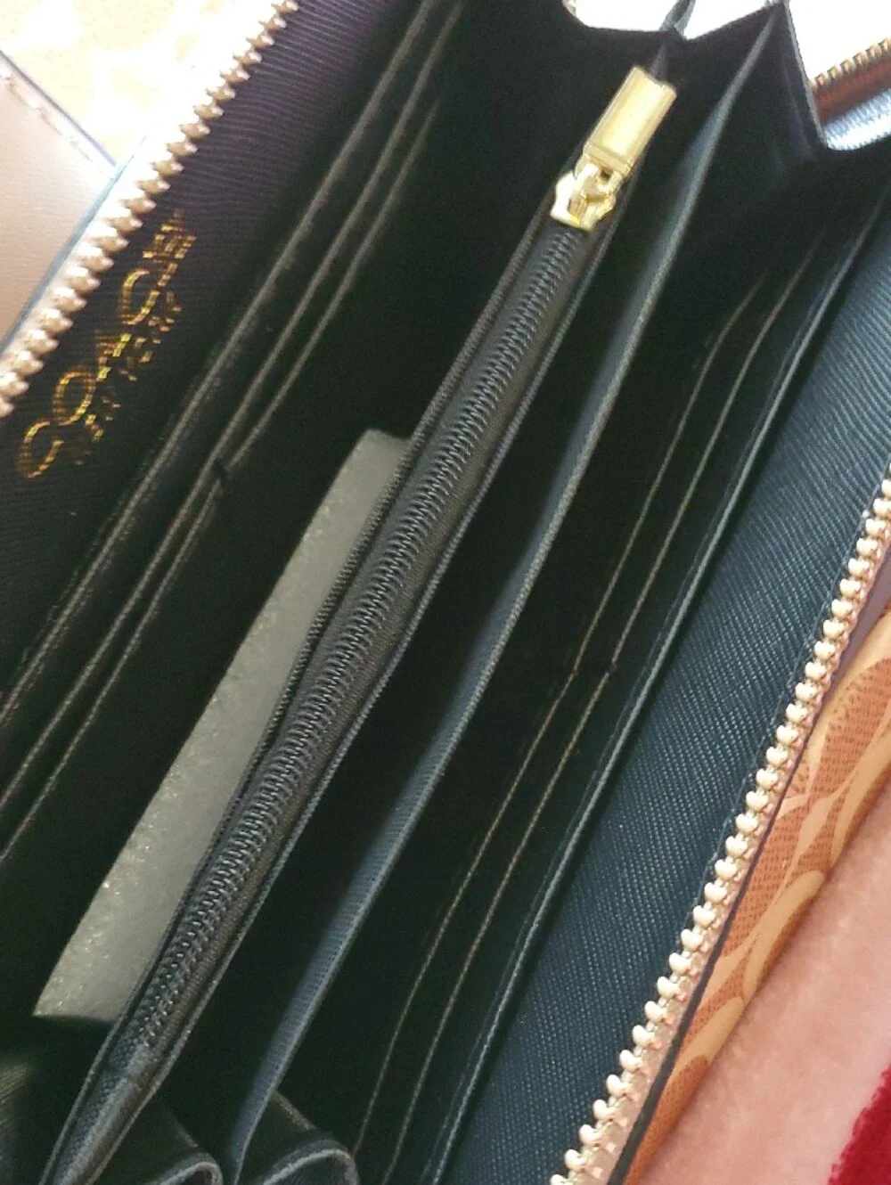 COACH☆Pastel Signature Zip Wallet in Multi-Color